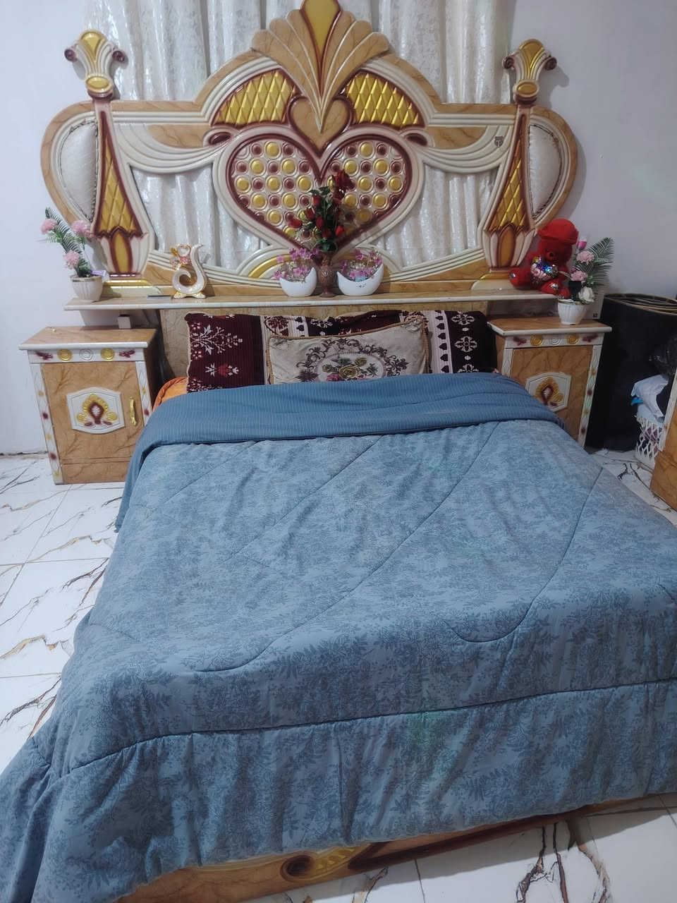 سلام وعليكم غرفه للبيع كاملا مكملا نقصه بس قفولا للستفسار ***********
