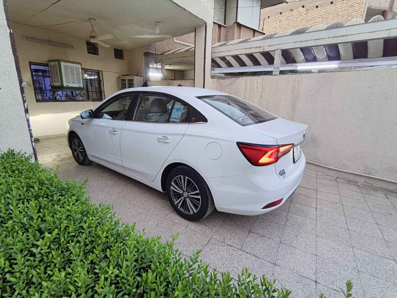 MG5 موديل ٢٤ فول مواصفات سلايت مع أربع كامرات ٣٦٠ داخل جلد بيج وكراسي الإمام ثينهم كهرباء وتدفئة بالكراسي الاماميه وشاشه حجم كبير وتدعم نظام الكار بلي السياره أبواب الامام بصمه السياره جديده وبحاله الوكالة وداخله الضمان بعدها واراق السيرفس كلها موجودة لمعرفه السعر الاتصال *********** السياره مكفولة كفاله عامه من كلشي السياره ماشيه ٦٠ ألف حاليا
