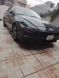 للبيع النترا هايبرد موديل 2025 دخول جديد  رقم بغداد بأسمي ماشيه 6000 ل...