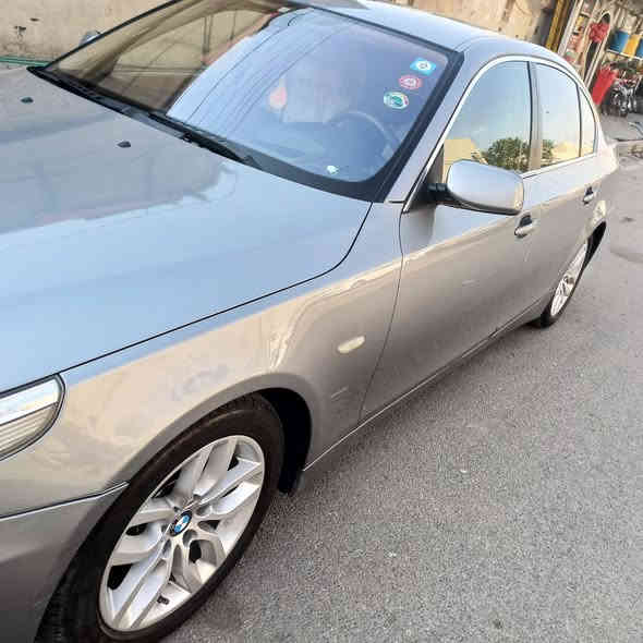 على بركة الله والصلاة على محمد وال محمد bmw e60 520iوارد يابان جديدة بمعنى الكلمة تسجيل جديد قرار 48تحويل ثاني يوم.سيارة كاملة مكملة السعر المطلوب 135.رقم الهاتف *********** /***********
