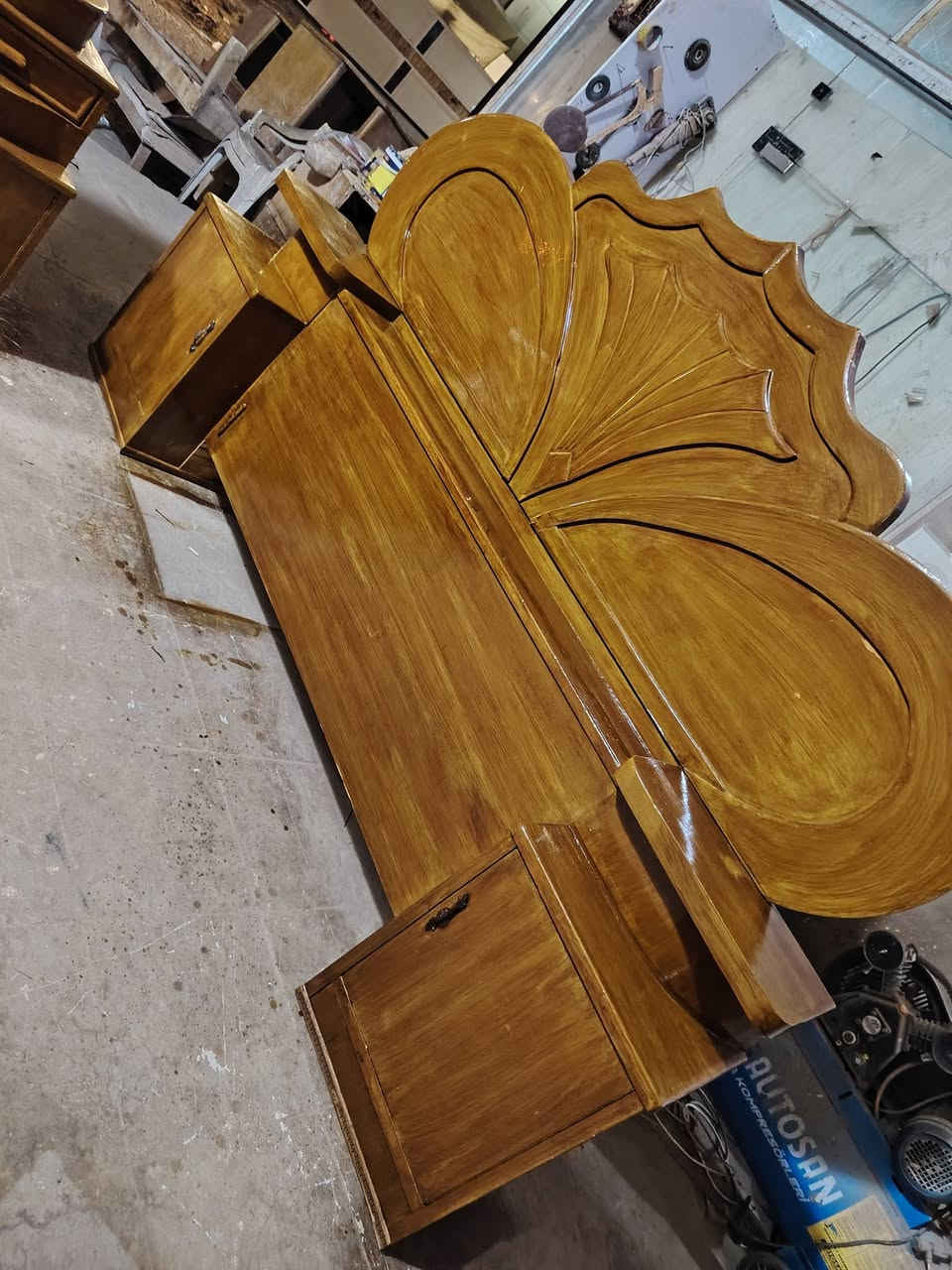 غرفه اخشاب تسگام للبيع تسكام سعر اربعميه وخمسين مكان ابو غرق حي الحسين ***********
