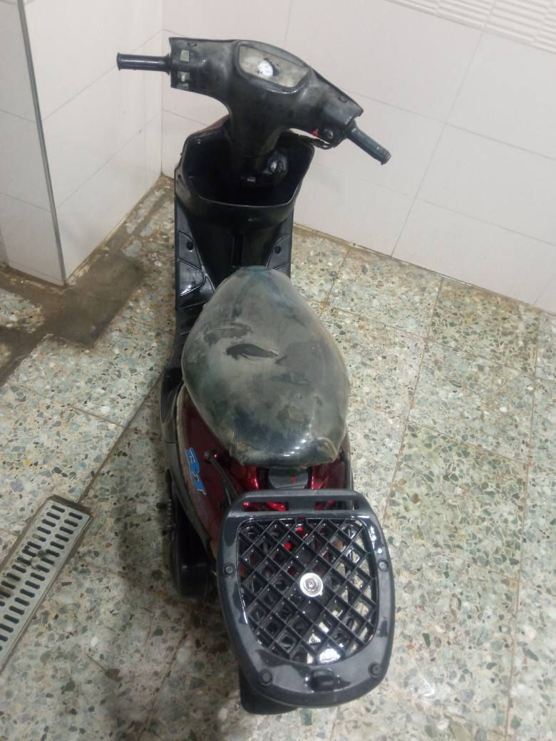 السلام عليكم اخوان دراجه للبيع كلش نضيفه البارحه بالمطره طفت وبعد ماشتغلت الله شاهد دراجه اخت الجديده كهربائيات كلها شغاله تايرات جدد السعر 150نهايتها. رحمه الوالديكم بدون عمله /مكان الرشاد قرب فلكة حي النصر

 *********** واتساب
