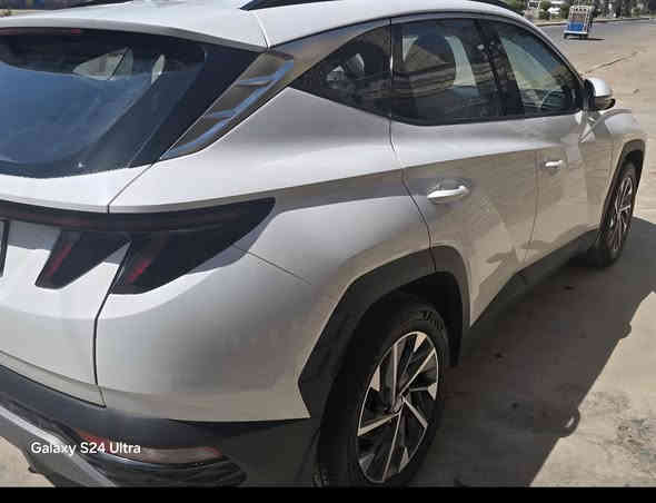 السلام عليكم
للبيع هونداي توسان 
موديل 2024 
ماشيه ٦ الف كيلو
السياره خليجية 
مكفولة 
فول مواصفات 
بصمة 
كشنات كهرباء
شاشة كبيرة 
تبريد ايباد 
شاحن لاسلكي 
سايد بريك كهرباء اوتو هولد 
تشغيل عن بعد 
وباقي المواصفات معروفة 
داخل جلد ابيض ومغلف الكشنات 
السعر ٢٢٥ ورقة 
العنوان بغداد للاستفسار ***********
