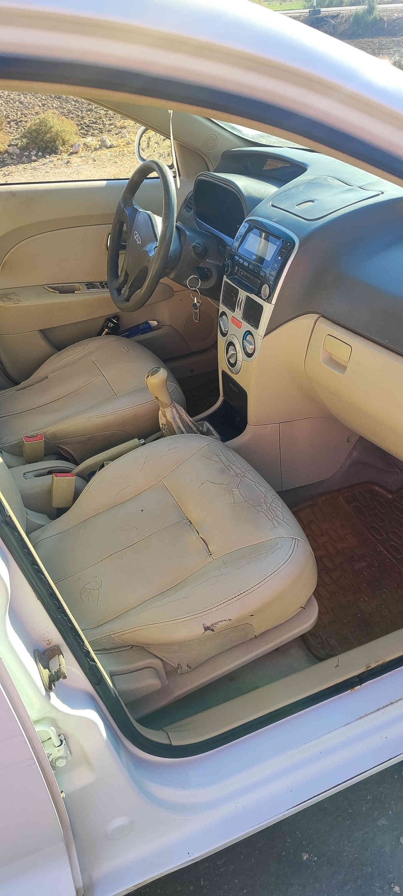 للبيع شيري فلاوين 2013 سياره نضيفه كير ومحرك نضيفات صدر جديد تايرات نضافتهن 70 ب 100 سياره حلوه ونضيفه تجي تشوفه وتقتنع بيه وتشلع عيوني السياره عليه غرامه ورقتين  السعر 30وبيه مجال مكانه الديوانيه قضاء سومر  للاستفسار ***********
