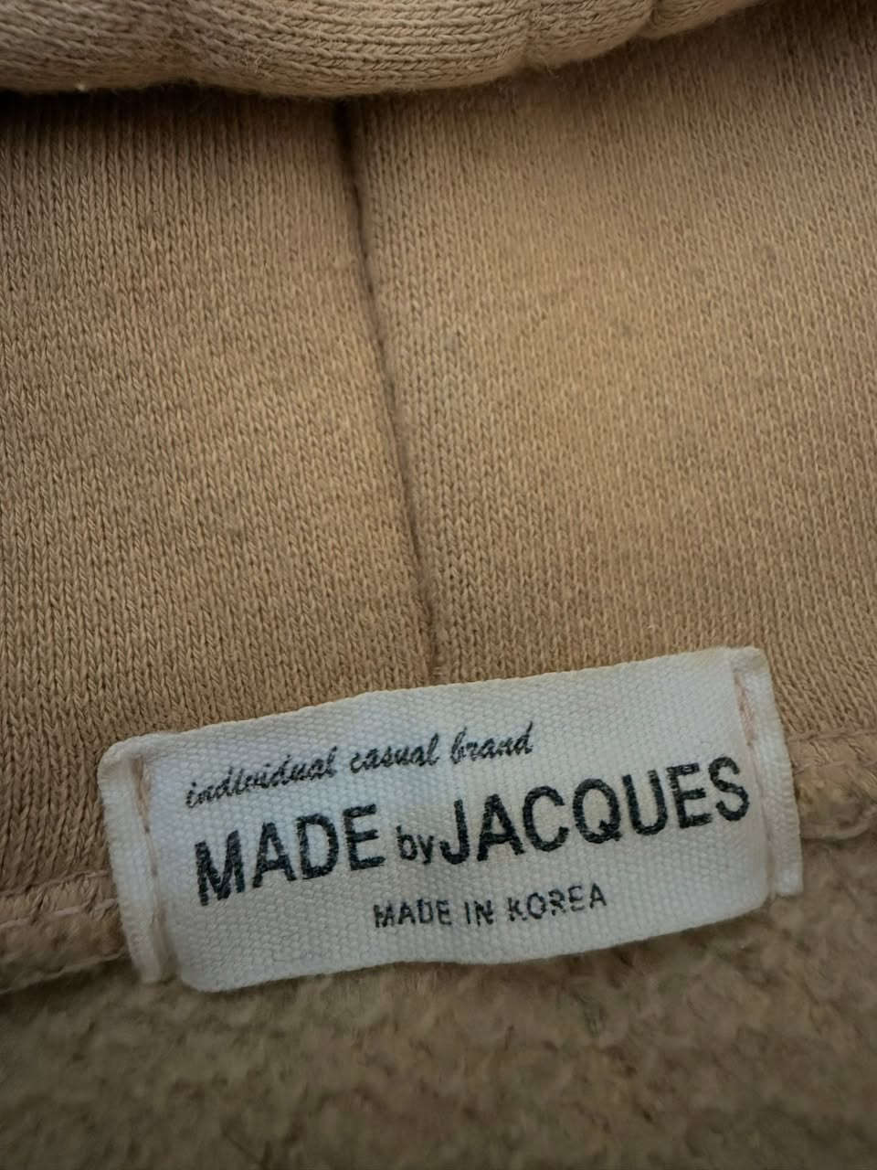 هودي لون بيجي قياس Mغير مستخدم صناعة كورية كل قطع داخل صفحة غير مستخدمه اوربية.للستفسار خاص .


**إذا كنت صاحب هذا الإعلان وتريد حذفه لأي سبب، رجاءا أرسل رسالة إلى الدعم الفني**