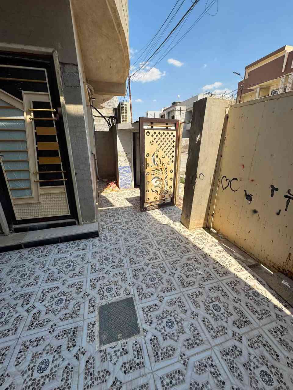 :

🔥 فرصة مميزة للبيع في حي التعليم العالي – جمعية النور 🔥

🏡 دار جاهزة للسكن بموقع هادئ ومميز، مناسبة للعوائل وتتميز بتوزيع عملي وسعر منافس.

📍 الموقع: حي التعليم العالي – جمعية النور
📐 المساحة: 160 متر
🏠 البناء: طابق واحد

✨ مواصفات الدار:
✅ غرفتا نوم
✅ هول واسع
✅ استقبال
✅ مطبخ
✅ صحيات

💰 السعر المطلوب: 110 مليون دينار عراقي
🤝 السعر قابل للتفاوض

📞 للاستفسار والمعاينة:
***********

🏢 المراجعة مع مكتب عيون نينوى.

📢 لا تفوّت هذه الفرصة، بادر بالتواصل واحجز موعد المعاينة اليوم
