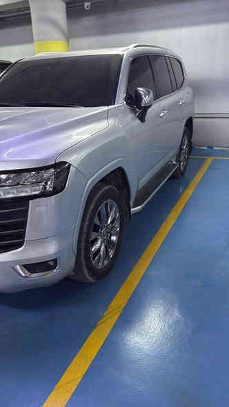 لاندكروز موديل 2022 تونً تيربو 
رقم اربيل 
فول مواصفات Vx  معروفه مواصفات سياره جديده جدآ ماشيه 100 الف 
بدون اي ملاحظات فقط اصبع بارد جاملغ امامي 
السعر 62$ 
***********
