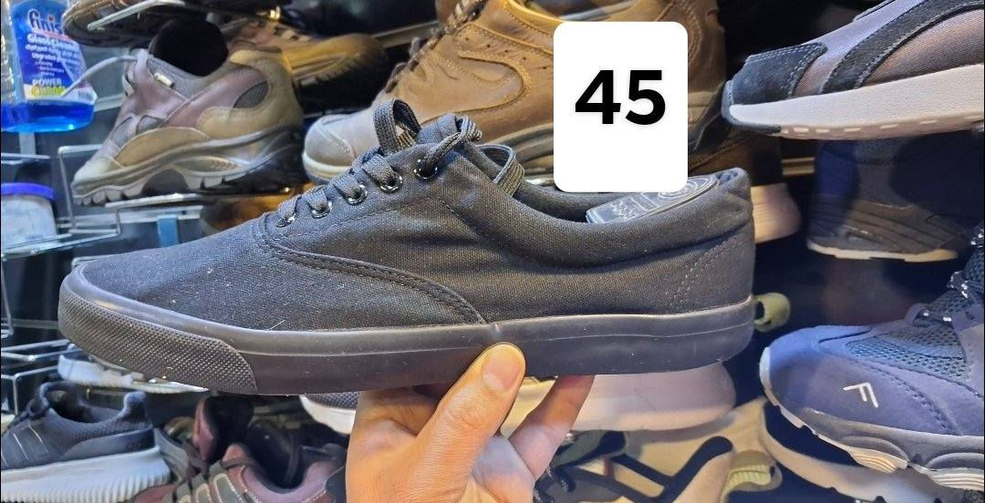 احذية باله اصليات
سعر 20 الف
مكاني بغداد شارع حيفا 
نزله ملعب نادي مقابيل معمل الثلج
***********
