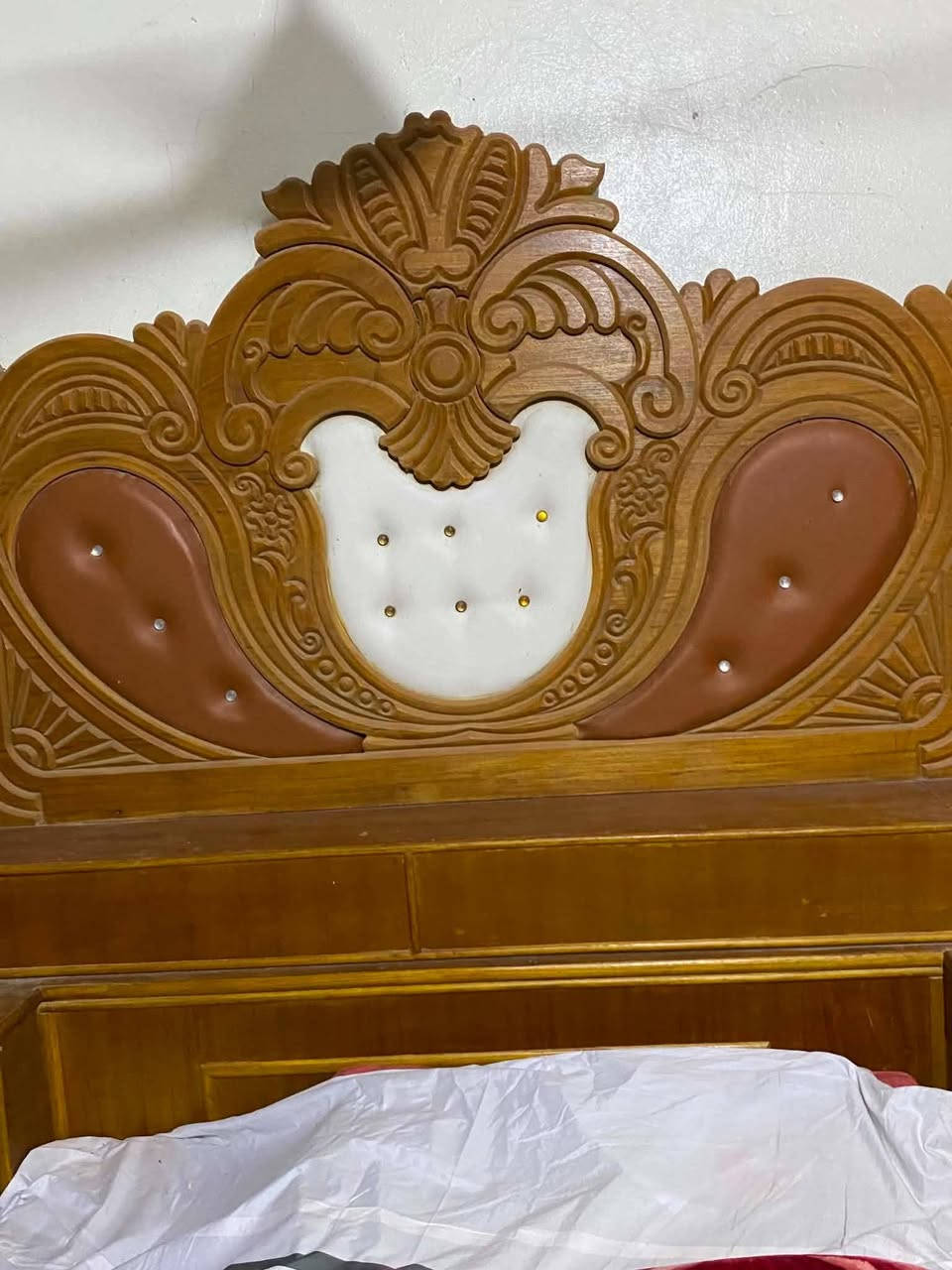 غرفه نوم تخت والضهر ماله ماعدا الكنتور نضيفه مثل الصور والي يريد فديو يجي خاص السعر ١٠٠
مكاني ديوانيه ***********
غرفه نوم تخت والضهر ماله ماعدا الكنتور نضيفه مثل الصور والي يريد فديو يجي خاص السعر ١٠٠
