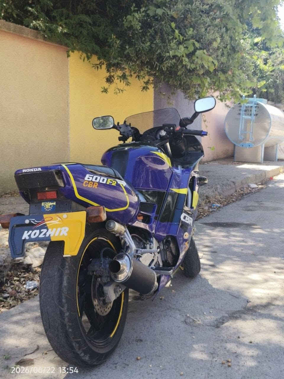 cbr 600 f2 
بۆ فرۆشتن مەکینە کەپس 
ماڵەکە پاکە بێ کێشە بێ مەسرەف 
مۆدێل ١٩٩٤  
دوکەڵی نییە سەوتێکی ساف  ساف 
ڕۆنی تازە گۆڕاوە کلاج و ئیستۆپ مەزبووت 
 بەس لە سایەقی کەمە 
سعر ٢٢ گەڵا یەک تۆز معامەلەی برایانە موشتەری نی سەرم مەهێشێنە ❤️ السليمانية, العراق


**إذا كنت صاحب هذا الإعلان وتريد حذفه لأي سبب، رجاءا أرسل رسالة إلى الدعم الفني**