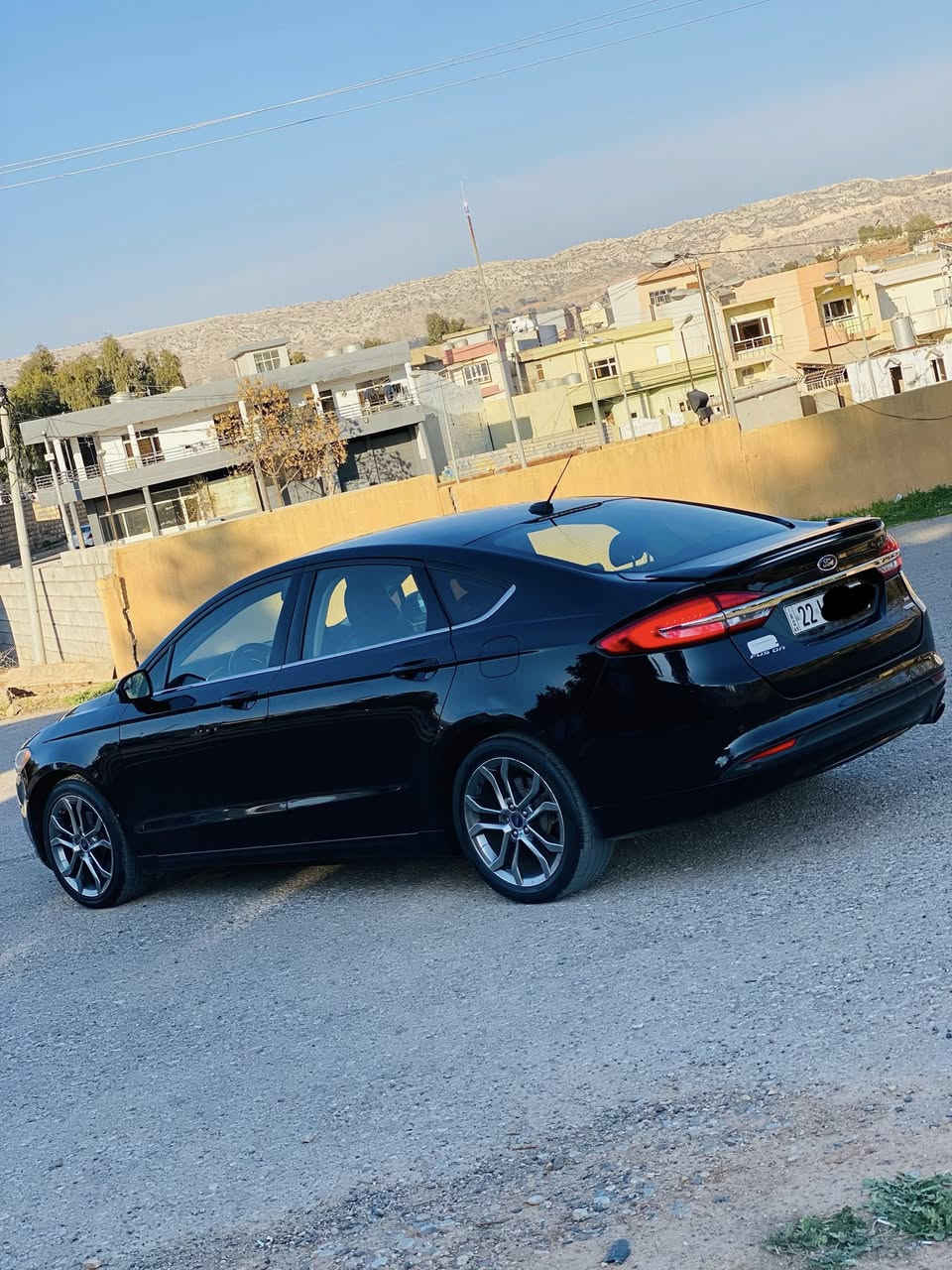 فۆرد فیوژن 2017se ڕەشی قەتران
سێ پارچەی بۆیاغە بێ ناوگرتن
بەسمەیە گێڕماوسە تەبرید لەمسە
سێ شاشەیە شاشە گەورەیە 
کوشن جلد و کارەبا حاسەیە
گێڕومەکینە بەشەرت مەکینەی نەکراوەتە
سەیارەکە زۆر خاوێنە بەناوی خۆمانە
ژ.م ***********
***********
