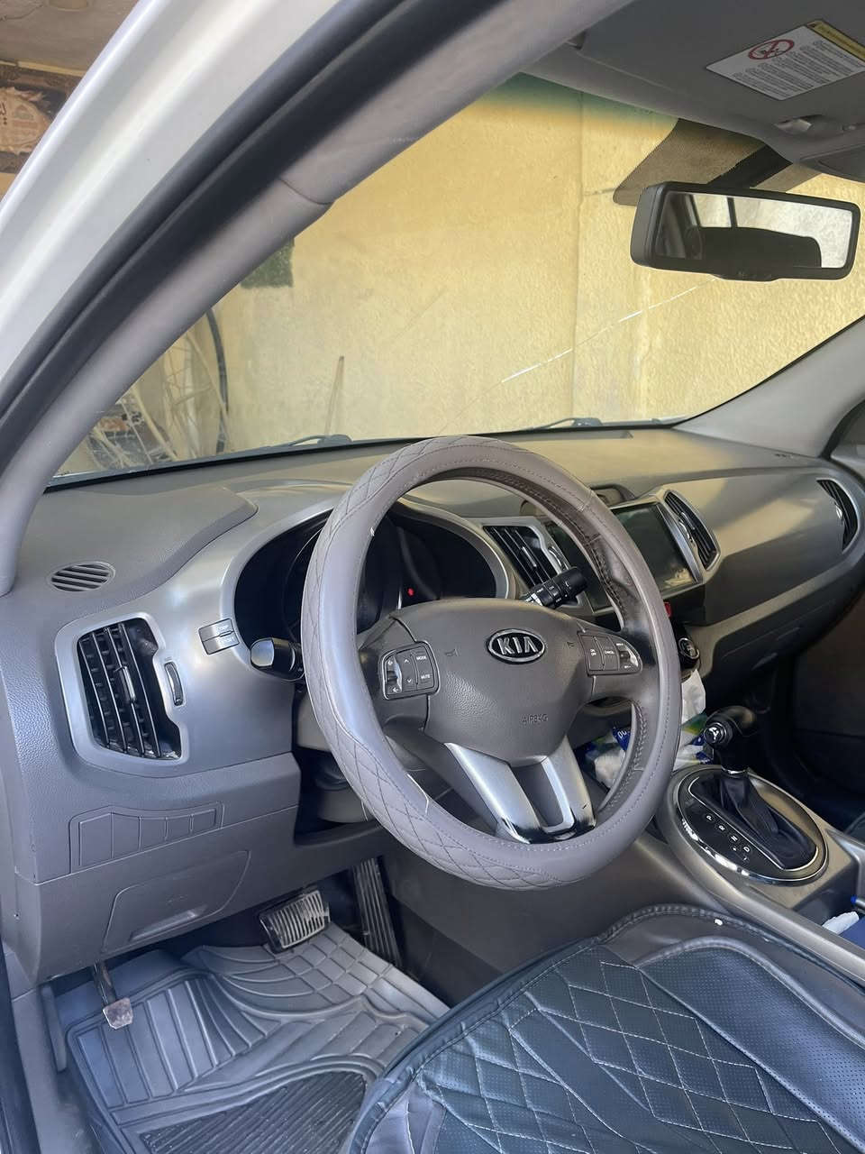 السلام عليكم سبورتج خليجي موديل 11 فول عدا البصمةباسمي بيهه مكانات بارد مكينة دوش ما مفتوحة ماشية 151 بيع أو مراوس باحدث عنواني بغداد ***********  السعر 140 وبيهه مجال
