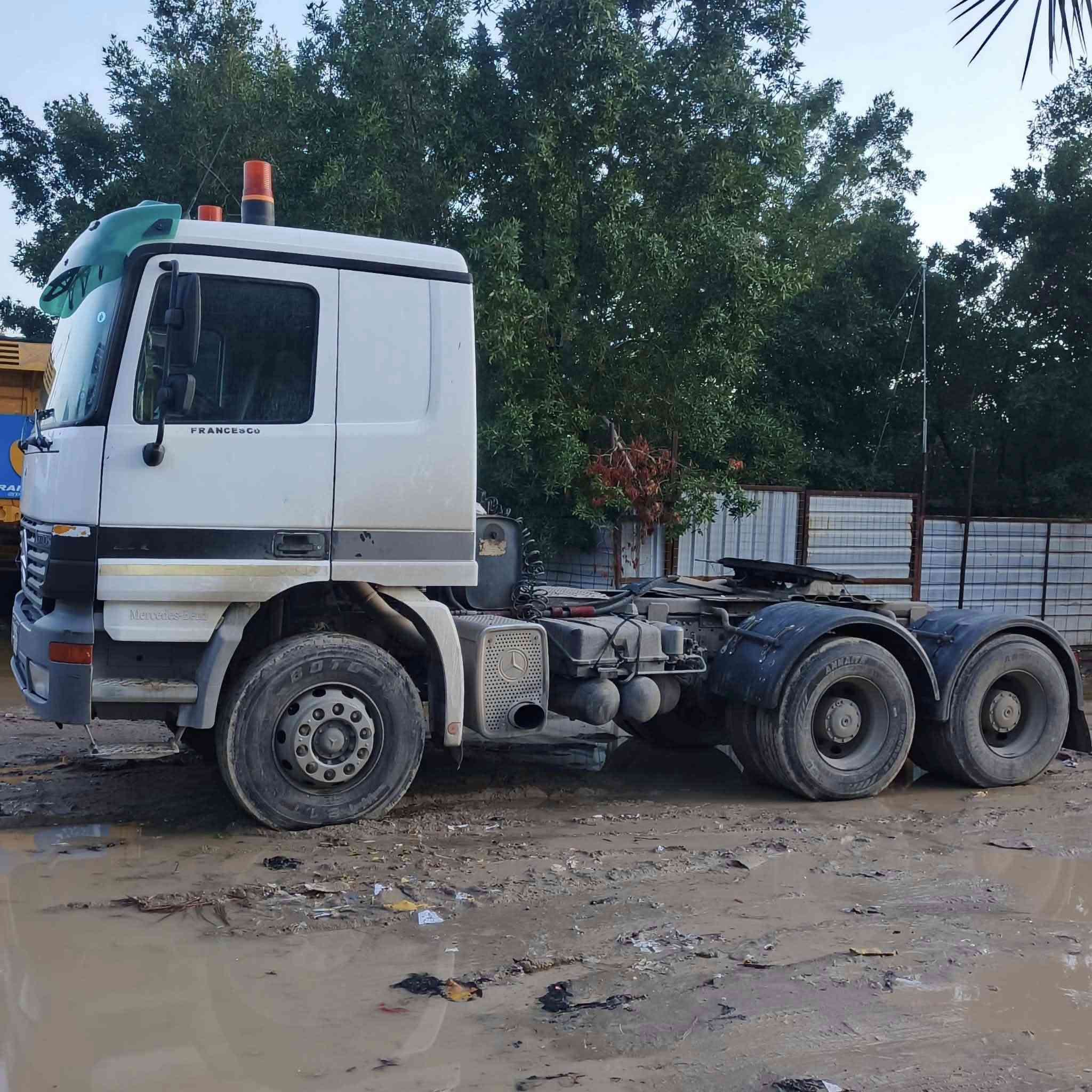 السلام عليكم للبيع اكتروس شمعه
موديل 2003  مجموعه نص جيف سبرنك
كير كهربائي سياره وضع شركه بسمنه تحويل مباشر
رقم بغداد ٣ لوحات مسجله فلات ذات جوانب متحركه 
حجم المكينه 26/43 دافعت كلاب بيه سياره جديده 
عنوان بغداد ابوغريب  
***********
