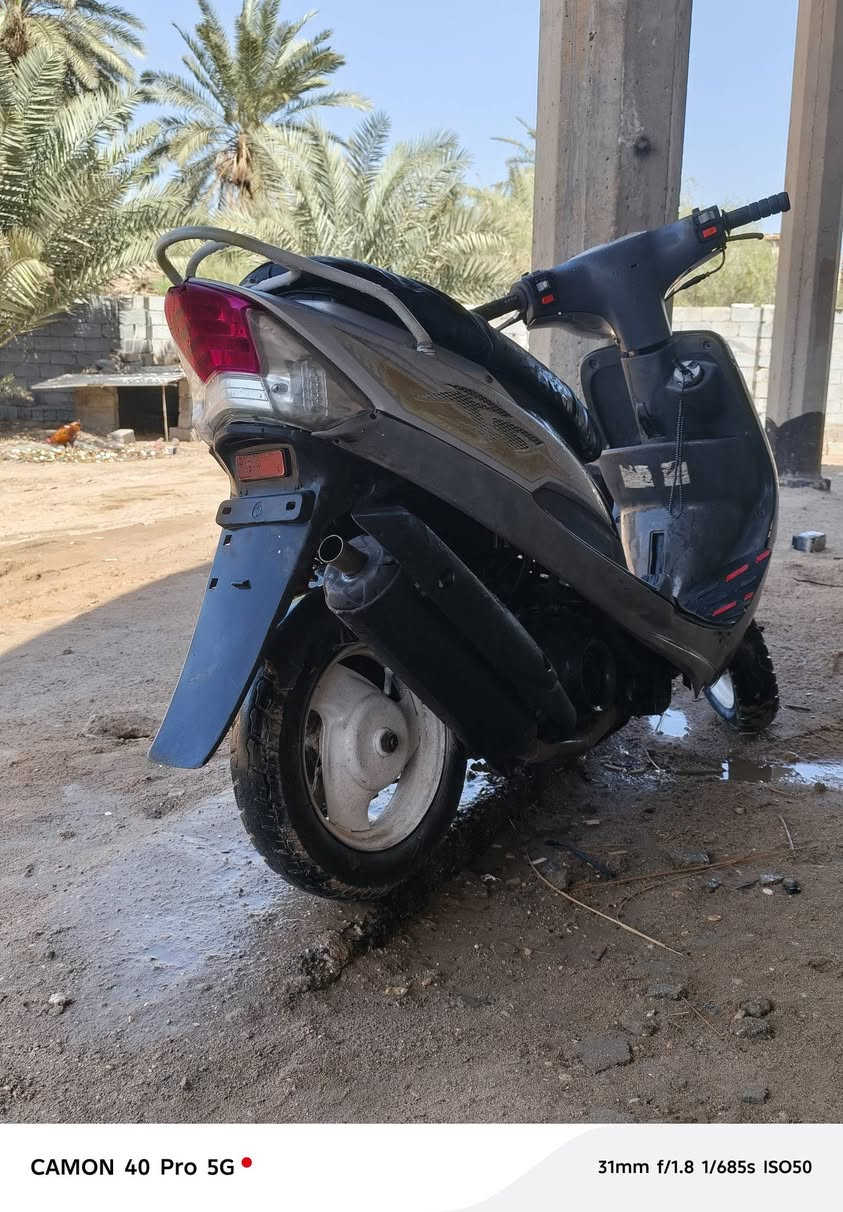 السلام عليكم ماكس منغولي (قچمه) للبيع الدراجه صافيه وحلوه  
ما بيه نص كلشي شغال كهربائيات جدد نگره سلف ما ناقصه شي بوشه وبستم (55) کفرات بلاديه وياله بلاديه صالنصه 
اف ام والدراجه مال جناي السعر 325وبيه مجال حگ الجيه للتواصل *********** متواجد على صفحت فيس بوك
