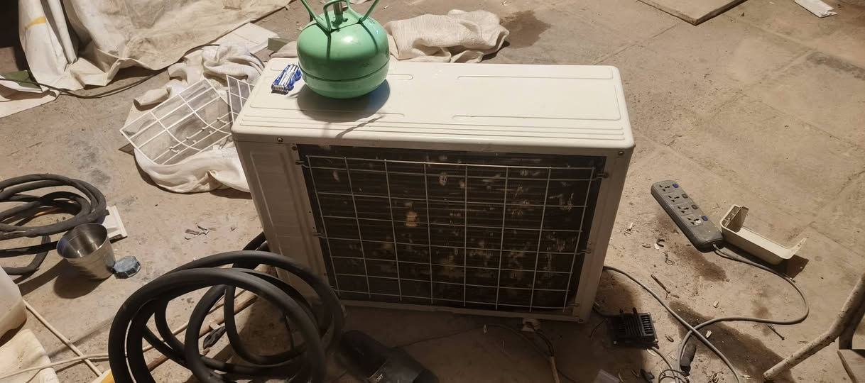 جهاز للبيع نوعيه TCL نوعيه ممتازه شرط شغل بروده ممتازه تجي تشوف البروده بعينك يلا تاخذه سعره راسلني وتساب وتلل ***********
