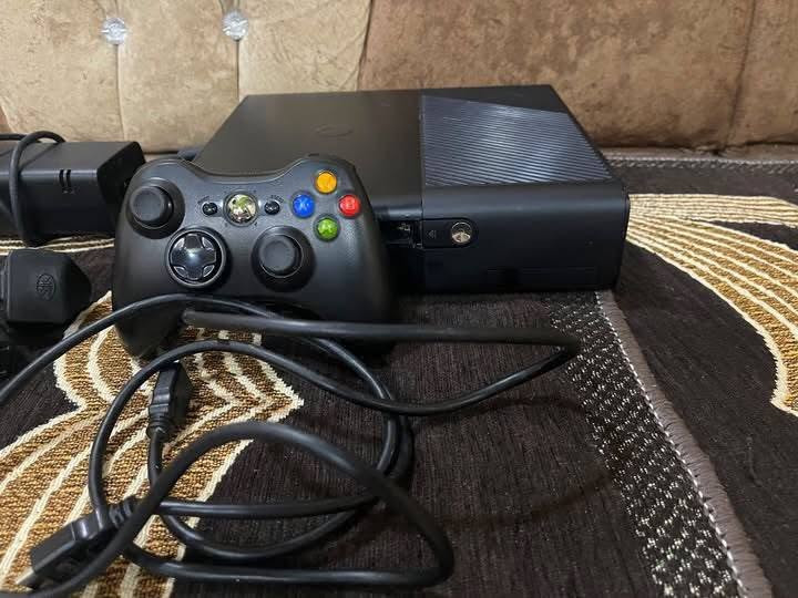 اكس بوكس اخو الجديد غراضه كامله مابي نقص يده اصليه بلادي وكامل ملحقات
لسعر 125بي مجال قليل
كركوك***********
