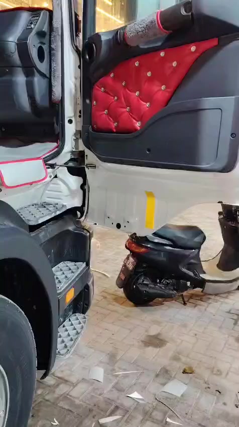 م عليكم سكانيه مديل 2000سياره جاهزه العمل سنويه جديده بسمي سعر 175$$***********
