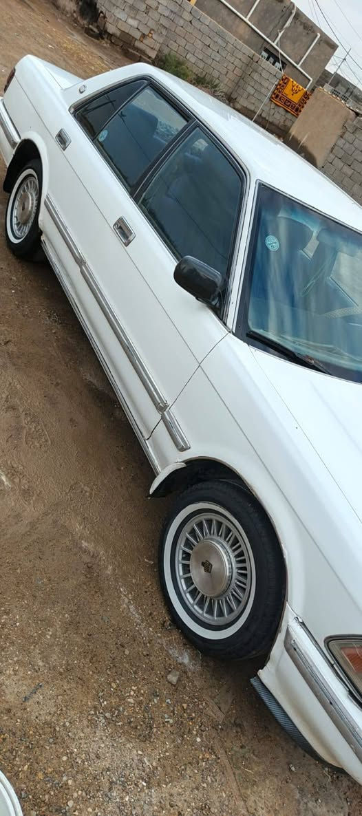 سلام عليكم سيدان للبيع جاهزه مال بيت ما مشتغله عبريه كفاله عامه مرشوشه حزام  مكيمه وكير شرط كارتون رقم بغداد سنويه ال ٢٨  تخم تاير  غرفه وكشنات حلوه مال الشركة مداور شوكت ما يعجبك مكان السياره واسط قضاء الحي رقم الهاتف *********** # *********** السعر ٥٨  يسره بلادي
