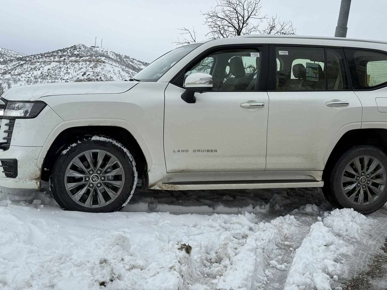 سلام عليكم للبيع او المراوس تيوتا لاندكروز موديل 24اصل بريم فول فول مواصفات لكزز  ماشيه 50الف كفاله عامه فقط بيه بارد بلبنيد المكان بغداد الحريه السعر 690 لتواصل اكثر ***********
