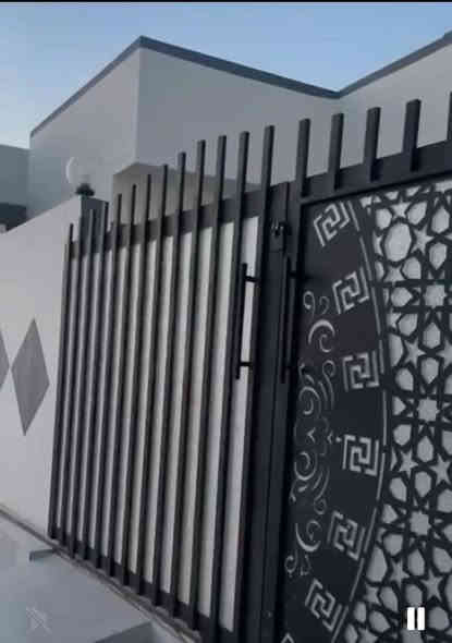 السلام عليكم 
دار للايجار١٠٠ متر مستقل 
واحد حزيران قرب جامع الصفا 
يتكون من غرفة نوم واستقبال و صحيات و مطبخ 
ايجاره ٢٠٠
للاستفسار 
***********
***********
