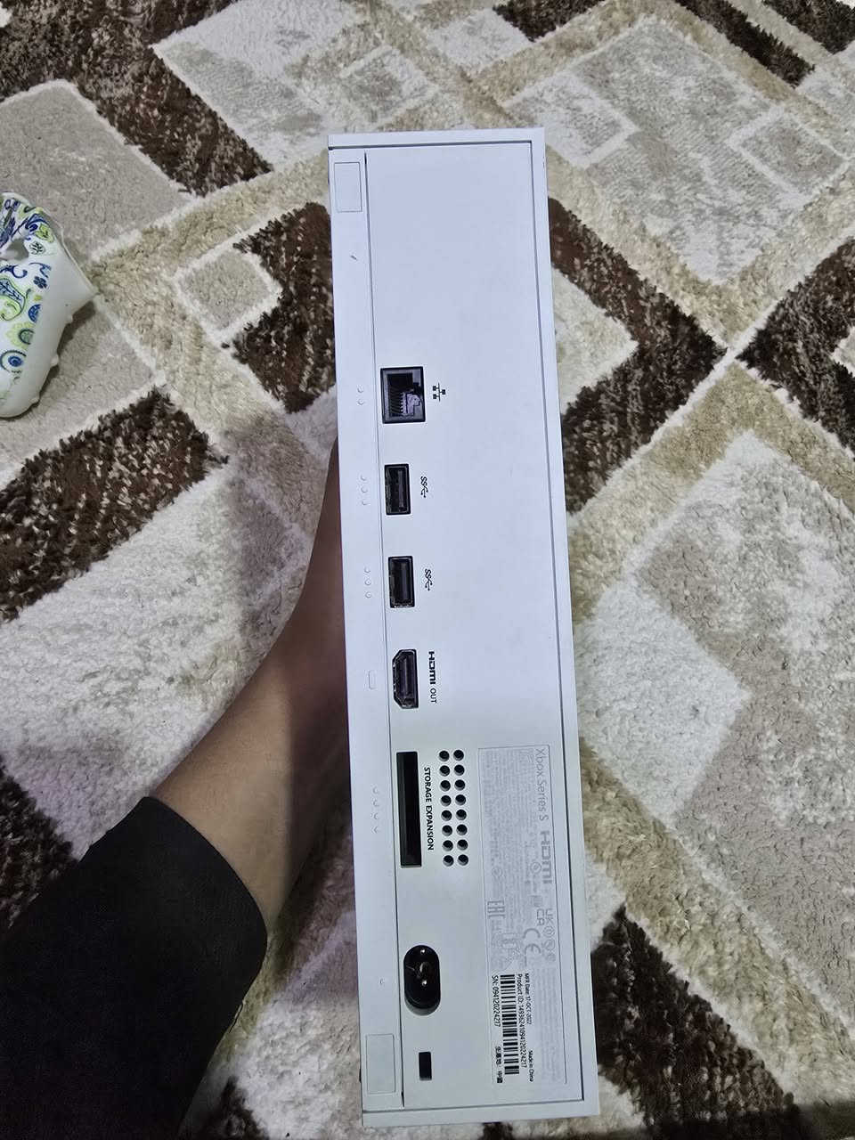 اكس بوكس سيريس S للبيع
🔴 الجهاز ما مفتوح ولا مصلح .
🔴 يجي وياه جوستك مالته الاصليه هم لا مفتوحه ولا مصلحه .
🔴 مع جوستكات الكيم سير الاحترافيات ال G7SE و T7 
🔴 يجي كامل ملحقاته الاصليه .
🔴 نضافه الجهاز 99%
🔴 مع ستاند ارجيبي للجهاز وبي مراوح يحمي الجهاز من الحراره و تشحن الجوستكات عن طريق الستاند + بطاريات للجوستكات .
🔴 مع كيبورد ميكانيكي بلو سويج الاصلي عربي +انكليزي 
 (ارجيبي) من شركه ريد دراكون .
🔴 للعلم الجوستكات والستاند والكيبورد ستخدام اسبوعين فقط .
🔴 مع كارتونه الجهاز .
🔴 وكل هاذه ب سعر  510,000 قفل قفل واذا مو شراي لاتدوخني وتصير براسي ابو العريف .

للاستفسار /  ***********
