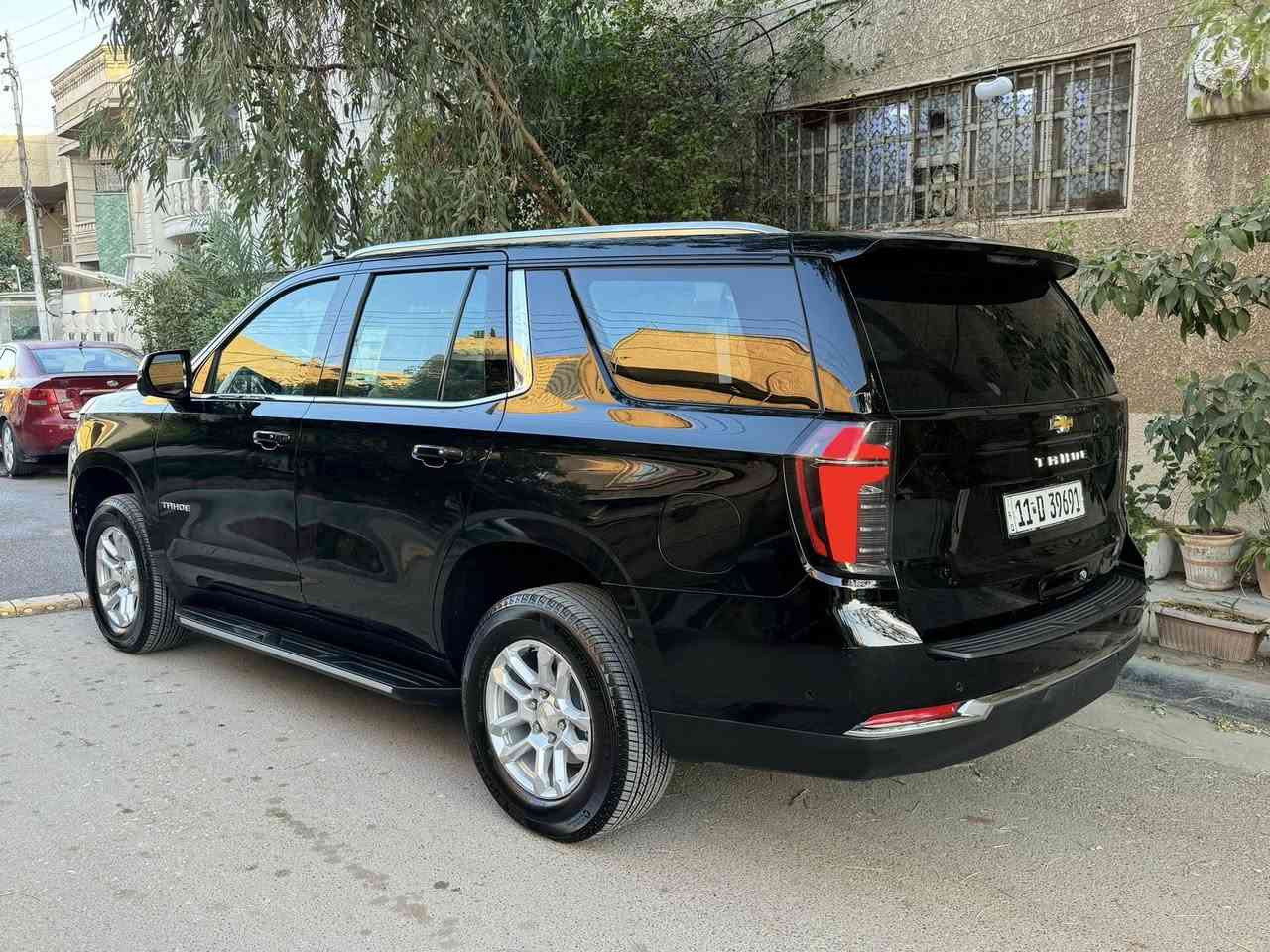 السلام عليكم تاهو 2025 خليجي مكفوله كفاله عامه عل وضع الشركه السياره جديده ماشيه 5 الاف مغلفه ppf. اصلي ضمان ١٠ سنوات  مكفوله من الشخط م ***********  ممتواجد عل فيس مكاني بغداد الكرخ
