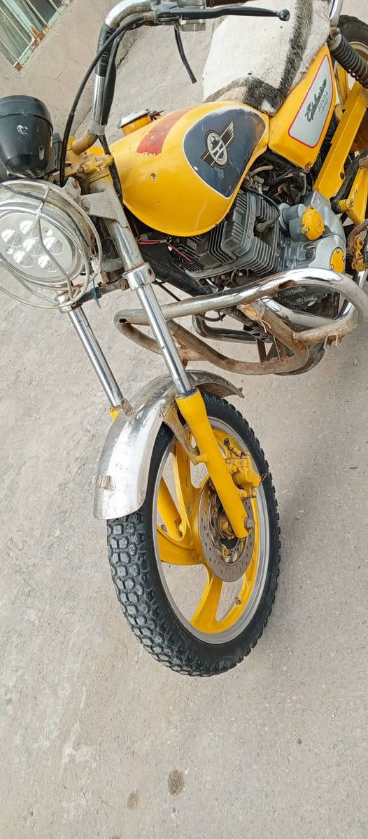 سلام عليكم أخوانـــــــــــــ #للبيع
دراجه نوع تايموته حلوه مبدل بيه بستم 
شلعه وقوه ومشي كلهن موجودات ول دراجه كلك 
تجي تفحص وشوف بعينك ما بيه اي نقص 
مكانه سوك الشيوخ كرمت بني سعيد للي مهتم يتفضل خاص ويدلل ــــــــ


**إذا كنت صاحب هذا الإعلان وتريد حذفه لأي سبب، رجاءا أرسل رسالة إلى الدعم الفني**