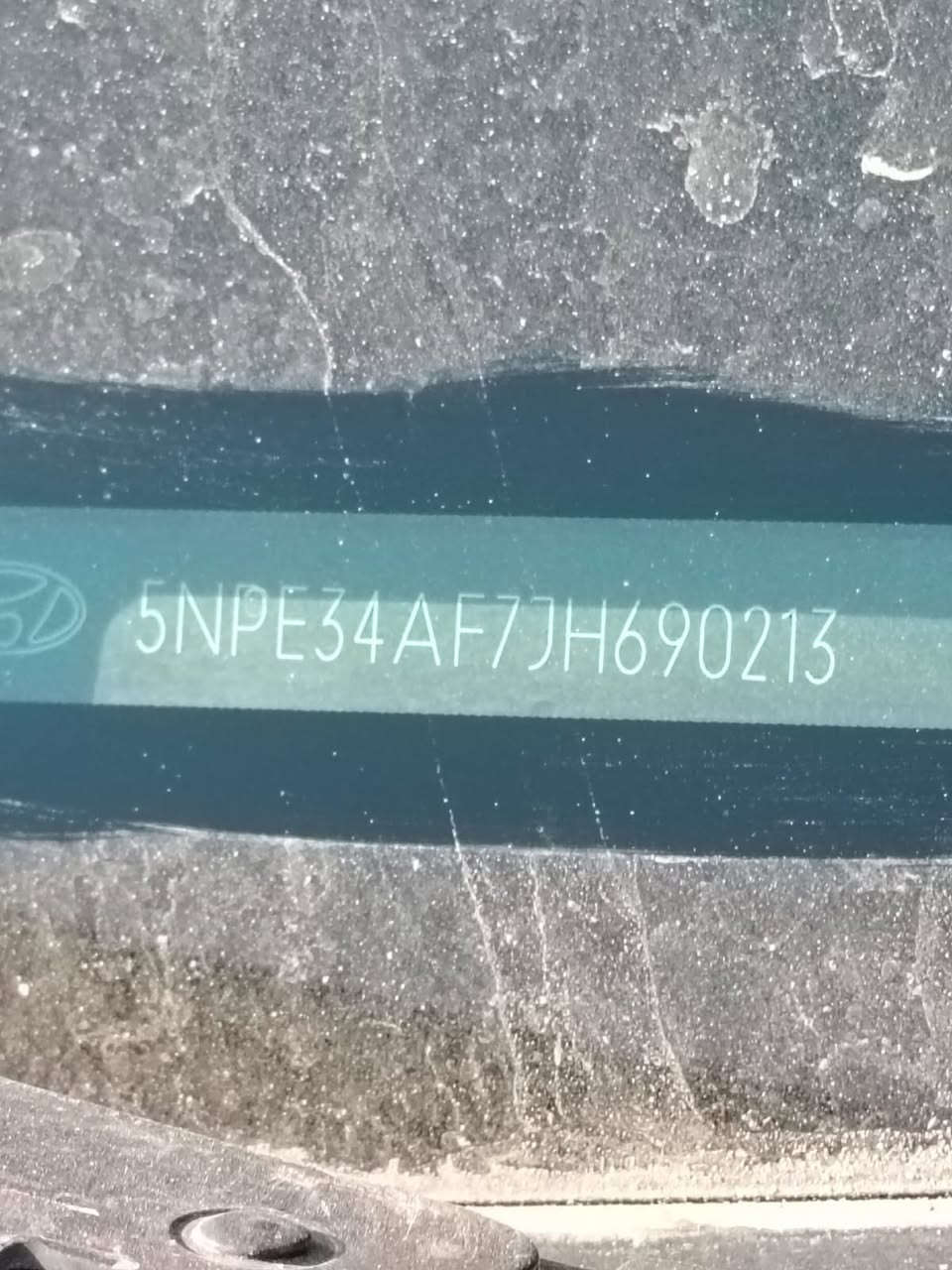 سلام عليكم للبيع فقط سوناتا 2018 شكل الـ 19 وارد أمريكي حادثها بنيد و جاملغ بدون دواخل السياره ماشيه 86 ألف ميل المحرك 2400  رقم اربيل الدولي بأسمنه تريد تحويل تريد وكاله مواصفات السياره فئة sport فول 
فتحة سقف-بصمة تشغيل-شاشه كبيره-كامره دواره-انارة ترحيب-رادار خلفي جانبي-كروس سرعه-شفتات سترن-ثلاث انواع قياده-كشنات كهرباء-الصندوق بصمه-تحديد مسار - و بعد بيها مواصفات صور الحادث و السونار مرفقه مع الصور 
السعر 140 و بيها مجال المكان بغداد حي الإعلام 
واتساب ***********
