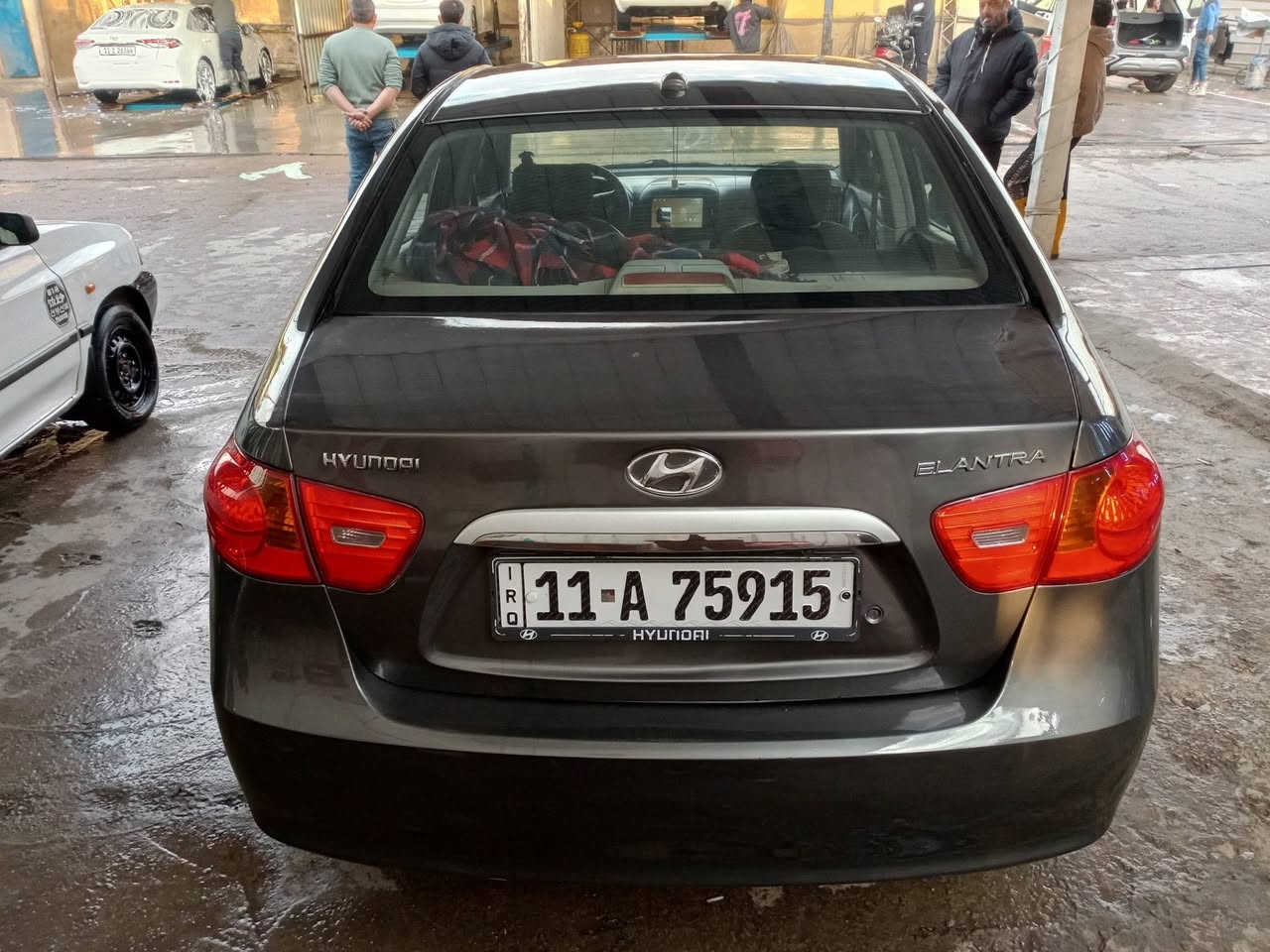 السلام عليكم النتره ٢٠٠٧ مصبوغه عاام للجماليه ضرره الجاملغ الايسر ليبل واحد داخل نضيف مكينه ٢٠٠٠ اربع دسك فتحه وشاشه كامره صدر خلفي امامي توني شاده مع اربع دبلات ومشط وتخم تاير رقم بغداد هزه جديده العنوان بغداد الحريه السعر ٩٧ الاتصال ***********
