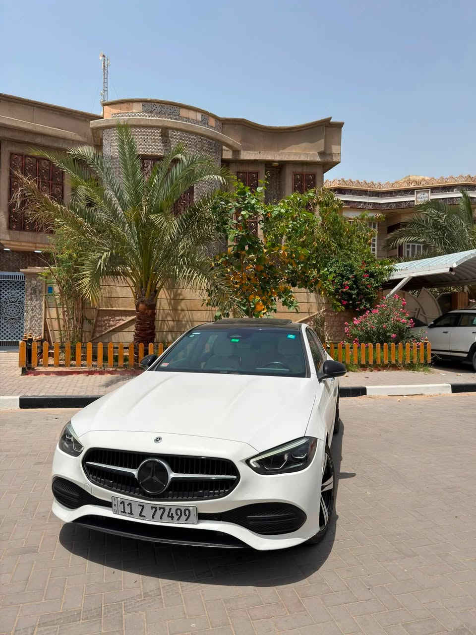 مرسيدس c300 للبيع فقط
وارد امريكي السياره ماشيه 47 الف ميل
بجم كبس 
حادثها خلفي تبديل قبق الصندوق مبدل بلادي+ قطعتين كلير بدون معجون او ضربه من امريكا 
مغلفه ppf بجم فقط 
مواصفات السياره : 
• فتحة 
• ⁠داخل 64 لون
• ⁠كشنات جلد + تحكم كامل + تدفئه+كشنات خزن
• شاشه كبيره
• ⁠تحكم سيترن كامل 
• ⁠صندوق كهرباء 
• ⁠حساسات 360 درجة
• ⁠كامرات خلفيه + اماميه 
• ⁠نقاط عمياء 
• ⁠وبقيه الموصفات المرسيدس معروفه
• ⁠السياره رقم بغداد ب أسمي السياره كلش جديده وجاهزه من كلشي سيرفس كامل بدون اي نقص السياره جديده وجاهزه من كلشي 
• ⁠سعر السياره 293 وبيها مجال مكان السياره بصره حي الخضراء 
• ⁠للاستفسار اكثر  : ***********
