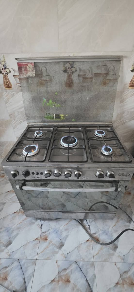 طباخ نوع فريش شغال بل الكامل فرن وعيون اتصال او واتساب ***********
