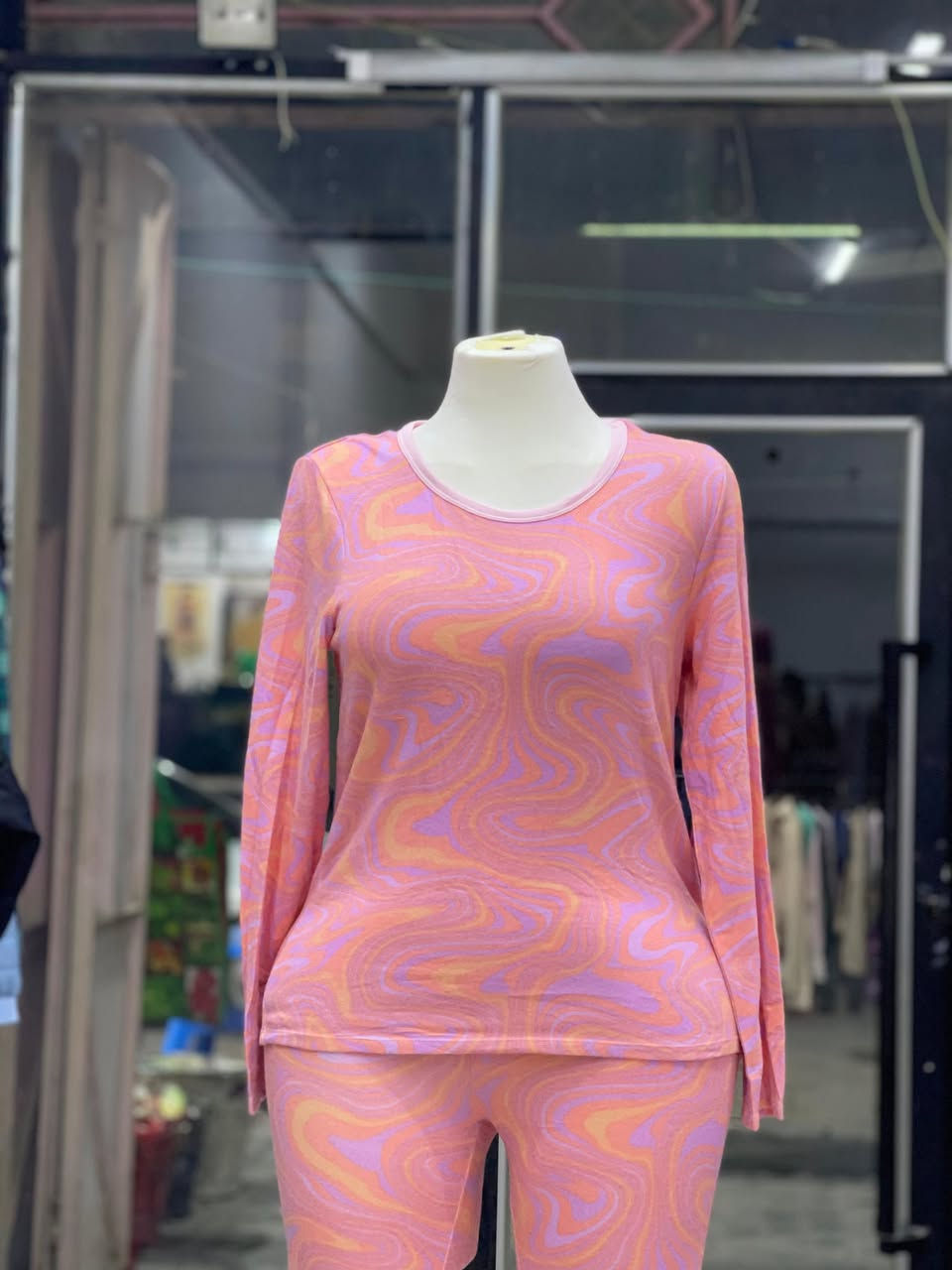 تراكات نسائيه بسعر 5 الاف دينار فقط😍
متوفر توصيل داخل الكوت 
عنوان المحل شهداء / بداية شارع الاطلال
***********
