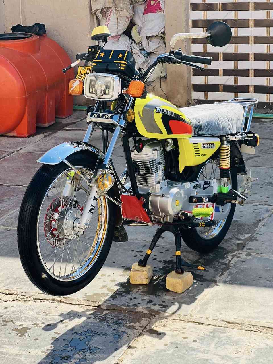 سلام عليكم دراجه متياز موديل 23اوراق اصولي دراجه نضافه فول مال جناي دراجه احله من الصوره سعره مليون و100 خاص موجود وهذه رقمي ***********مكاني واسط قضاء الحي
