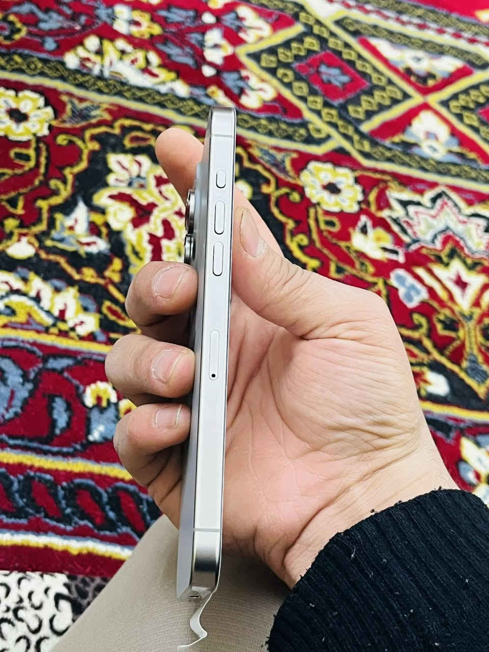 آيفون 15 برو ماكس 
جديد ما مستعمل خلاص مشحون مره وحده
ذاكرة:256 تك سيم وضع شركة مع كامل ملحقاته
السعر جدا مناسب 1025 وبي مجال بسيط 
***********
