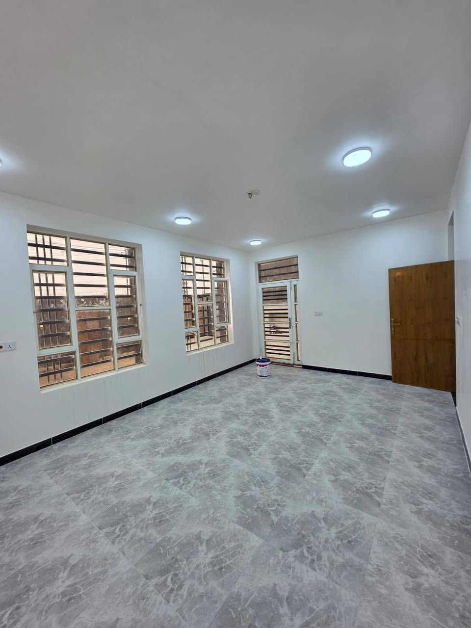 وعليكم السلام ورحمة الله وبركاته..
دار للبيع -  🏠

​ الموقع: زين القوس الأولى .​الدار تقع على شارع الدجيلي الرئيسي (على الوجه)

📐 المساحة: 200 متر  طابق واحد.

​📞 للاستفسار   الاتصال على الرقم التالي:

***********
