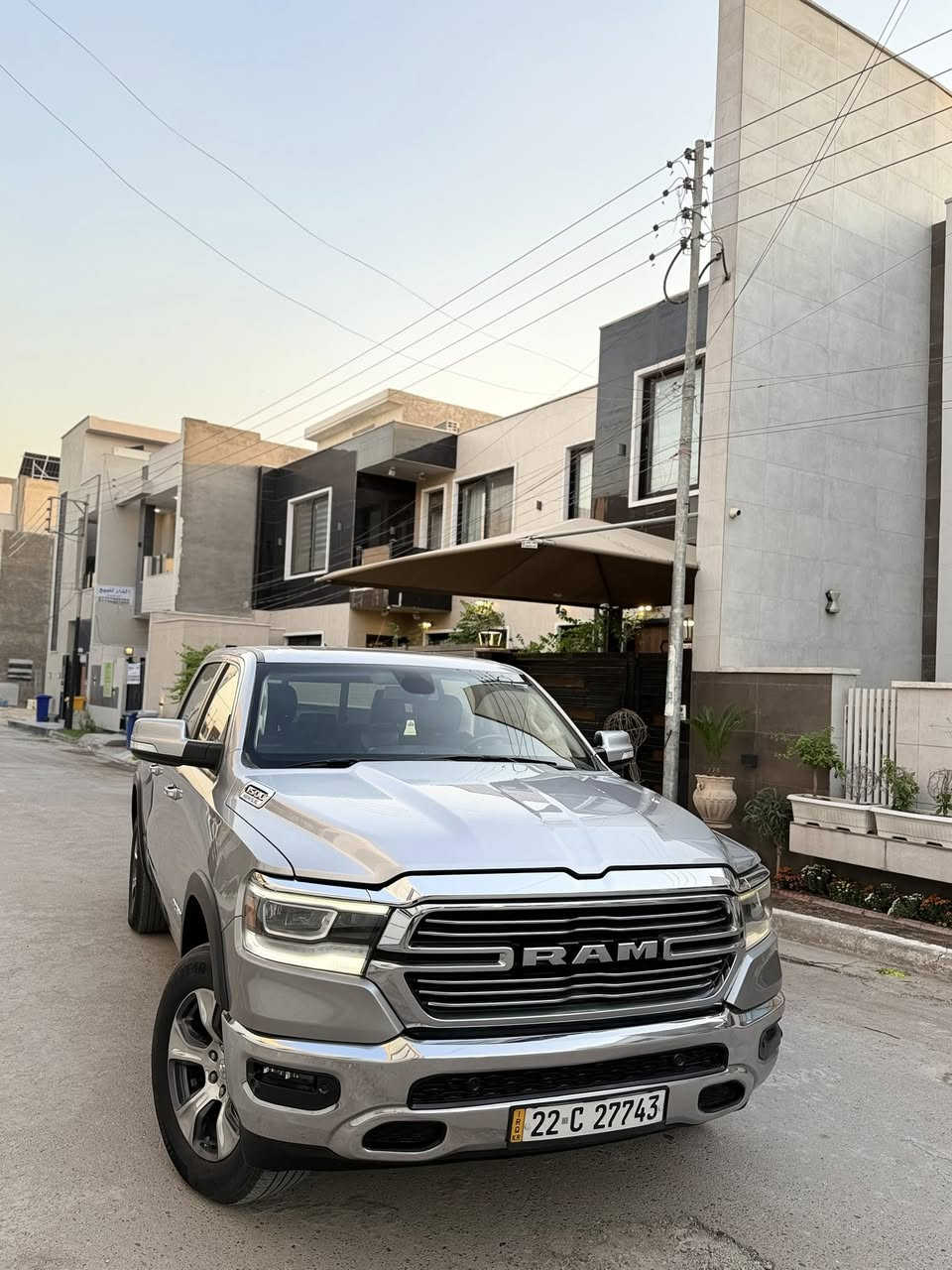 للبيع دوج رام 2019 LARAME
الحادث/جاملغ خلفي رصعة وباب خلفي رصعة وراشين البقية كلير وياهن يعني 4 قطع بس السيارة حادثه كلش حلو رصعات وليس حادث

 فول مواصفات 1/1

 

دوج رام 1500 فئة(LARAME)

لموديل 2019

المحرك : V8 5.7L .

المواصفات :

* رادار تفاعلي مع مانع تصادم. 

* نقطة عمياء. 

* تحذير الخروج عن المسار.

* استطفاف ذكي (اوتوپارك).

* دوسات جانبية كهربائية.

* المصابيح الأمامية زنون.

* كشافات الضباب زنون. 

* المصابيح الأمامية والمصابيح الخلفية LED. 

* دخول ذكي (بصمة). 

* تشغيل عن بعد.

* مقاعد من الجلد الفاخر. 

* المقاعد كهربائية مع ميموري.

* المقاعد الأمامية تبريد وتدفئة. 

*الستيرن تدفئه 

* شاشة كبيرة 

* حساسات امامية وخلفية.

* سقف بانوراما.

* مانع تصادم خلفي. 

* مكيف خلفي.

*محدد سرعة.

* ويل كروم 

* مرايا كهربائية جانبية من الكروم قابلة للطي كهربائيا.

* شاحن موبايل لاسلكي (واير ليس).

* الشباك الخلفي كهربائي. 

* المرايا الجانبية تدفئة. .

* امكانية تعديل ارتفاع دواسات البنزين والبريك.

* هاند بريك كهربائي. 

* حساسات امامية. 

* حساسات خلفية. 

* مرايا مع خاصية التعتيم الذاتي. 

* مساحات تخزين إضافية
السعر275 وبيه مجال
مكاني بغداد 
للاستفسار/***********
