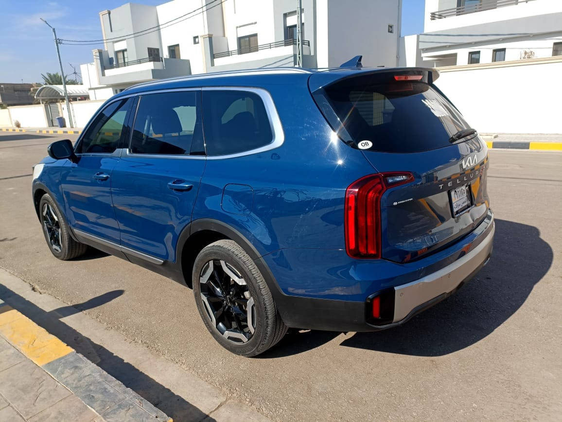 السلام عليكم 
كيا تولورايد اللون مميز 
موديل2023 
ماشية/30 الف ميل
دواخل منفصل 
فتحه سلايت
رجاج استيرن توقف ذاتي 
شحن ويليس كافه المقاعد
تحكم ستيرن 
حساسات
كامره دواره
كشن هيتر 
نقطه عمياء
فتحة سقف
رادارات جانبيه 
رادارأمامي وخلفي وجوانب
اشاير بالمري 
بصمه ابواب
بصمه تشغيل عن بعد 
هند بريك بصمه
حجم المحرك 3800
♦الحادث كما موضح بالصور فقط شبر بالجاملغ الامامي تم تصليحه على وضعه بدون فتح الجاملغ بدون صبغ كما موضح في الصور.
♦السياره بدون تبديل بدون بارد بدون صبغ.
♦السياره بدون رقم. تسجل في جميع المحافظات عدا الاقليم. 
♦السعررر263
للاستفسار آتصل آو واتساب
***********
