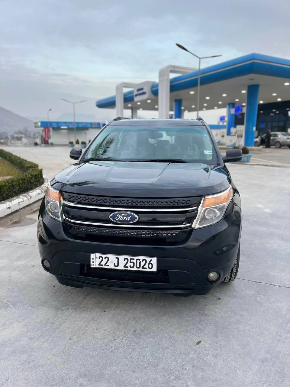 فۆرد ئێکسپلور Explorerمـۆدیل / ۲۰۱۲ کــــــۆمپانیای ( نــیڤا ) مـــــــــواسفـــات 
 ٣ ڕیز کـــوشین ، ناو زەرد ،  سبوغ / بێ ناو گرتن ، بێ ئێڕباگ تەنها یەک پـــارچە بەس بۆنیتی بۆیاخــە گێڕو مـــــەکینەی بەشـــەرتە مـــــەکینەی نەکـــراوەتەوە دەرگـــای ســــەکنی پێشەوە تحــدیلاتی هــەیە دەبــــڵ ئەکسل نیە V6 بستنە و 190هـەزار ڕۆیشتووە سەنەوی نوێیە سەیارەک زۆر جوان و پاکە نرخی 126گـــــەڵاو مامەڵە ناونیشان :ڕانیە  ژ.م: ***********
                                     *********** رانية, السليمانية
