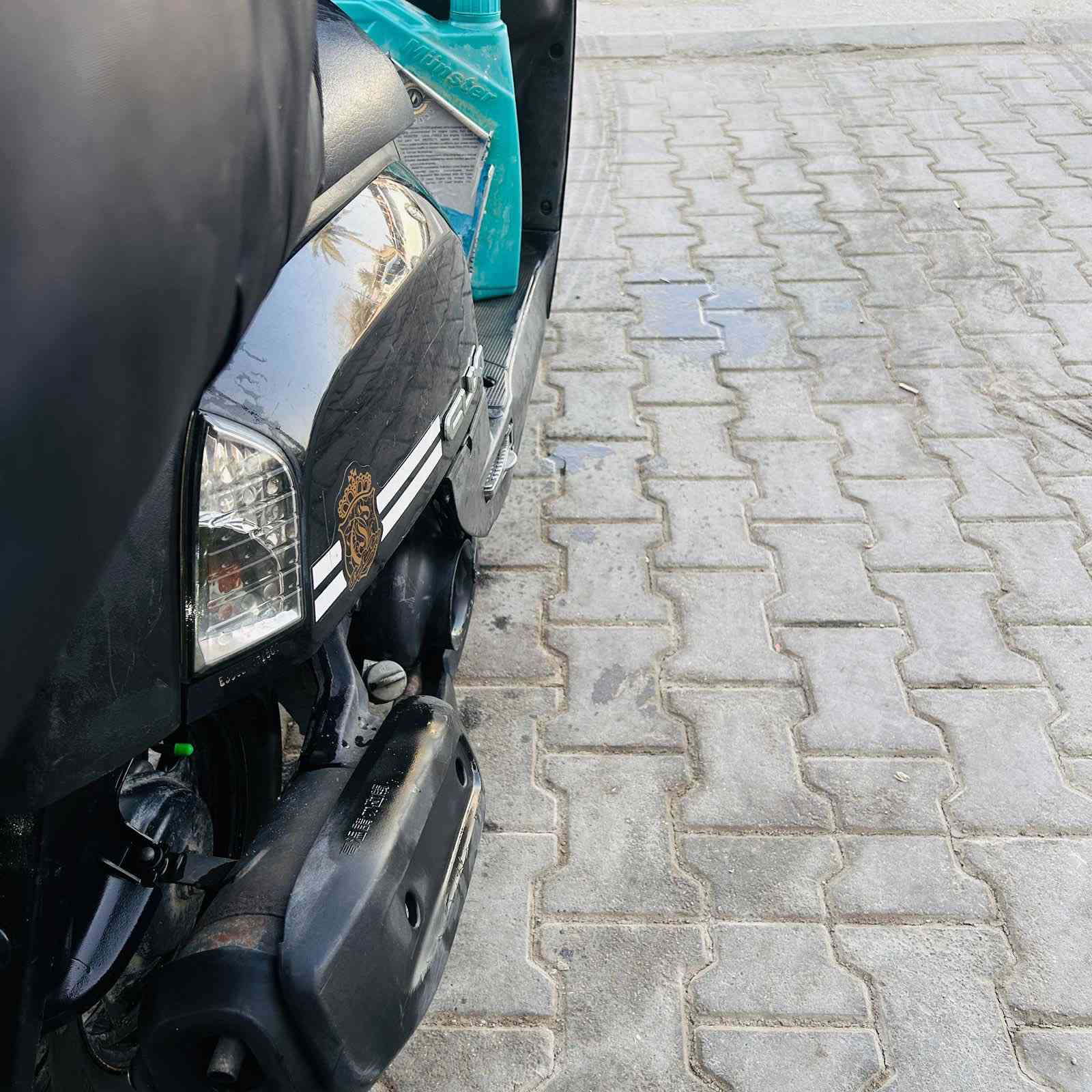 سلام عليكم بوليس للبيع دراجة جديده وبرغي مامفتوح بيها نفس الصوره وبعد احلى وارتب بالحقيقة سعرها ٨٠٠ وبيها مجال حك الجيه 
للتواصل ***********
