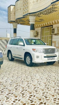 للبيع تيوتا لاندكروز مديل 2009 مكفوله بيه رشات صبغ السياره جاهزه من كل...