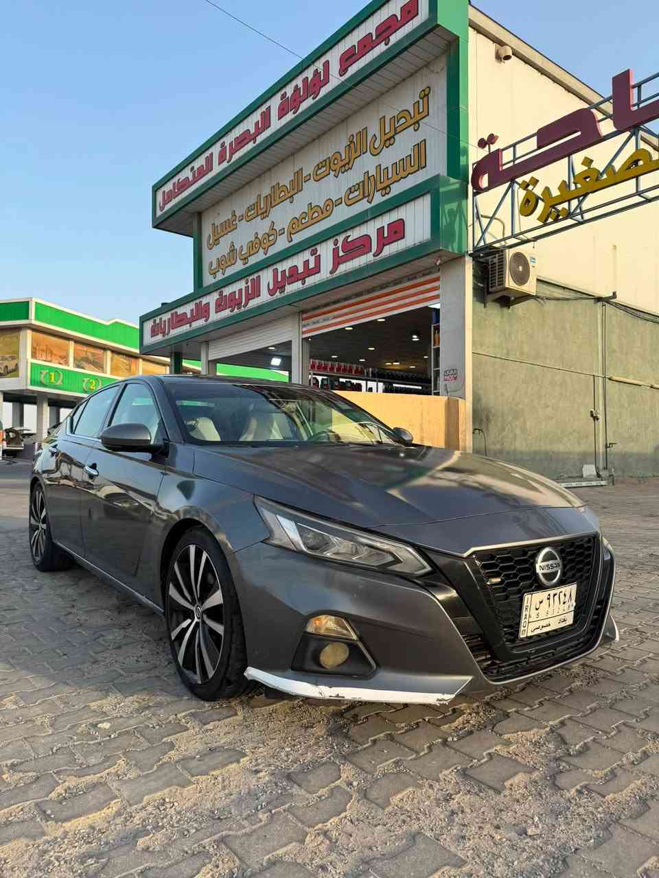 نيسان التيما اعلى فئة بلاتينيوم 2020 
وركزلي على بلاتينيوم 
يعني فول مواصفات 
معوقين رقم بغداد مكانها بالبصرة
 للبيع او المراوس بسيارة عالية
محرك 2500 تيربو
كشنات كهرباء وخزن
كشنات جلد
تبريد قطعتين 
تثبيت مسار
مثبت سرعة
اشارات بالمراية
تشغيل عن بعد
انظمة قيادة
حساسات
كاميرات محيطية 360
اوتو بريك
فتحه سقف
حساسات لكلشي 
عزل صوت ممتاز
وهواي مواصفات ما ذاكرها
تقرير موجود بالصور
سيارة جاهزة مسويلها ادامة  
سبب البيع محتاج سيارة عالية
العنوان البصرة حي المهندسين

السعر 148 
تقرير المندلاوي موجود
 راسلني واتساب 
***********
