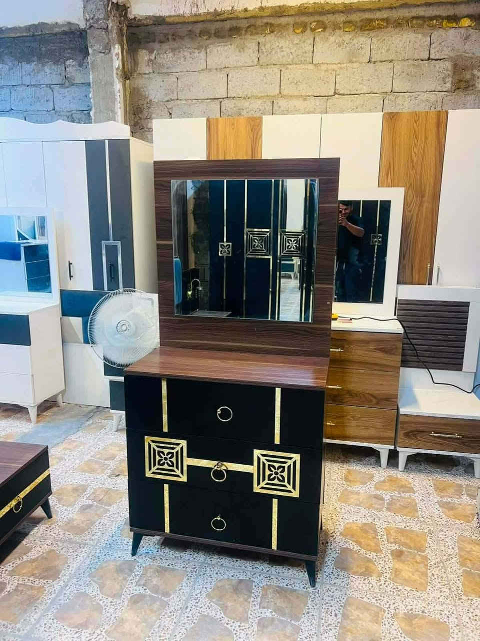غرفه ترڪي  💥
قطع/5
نظافه 90💯
نضام ابواب
مع شد ونقل مجاني
***********
