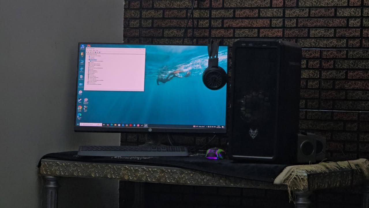 المعالج (CPU): AMD Ryzen 5 3600
كرت الشاشة (GPU): NVIDIA GeForce GTX 1050 Ti
الرام (RAM): 16GB
التخزين:
SSD سعة 120GB (للنظام وسرعة الإقلاع)
HDD سعة 2TB (خزن كبير)
اللوحة الأم (Motherboard): B450M
مزود الطاقة (Power Supply): 500W
للبيع السعر خاص أو الاتصال 
(***********)
