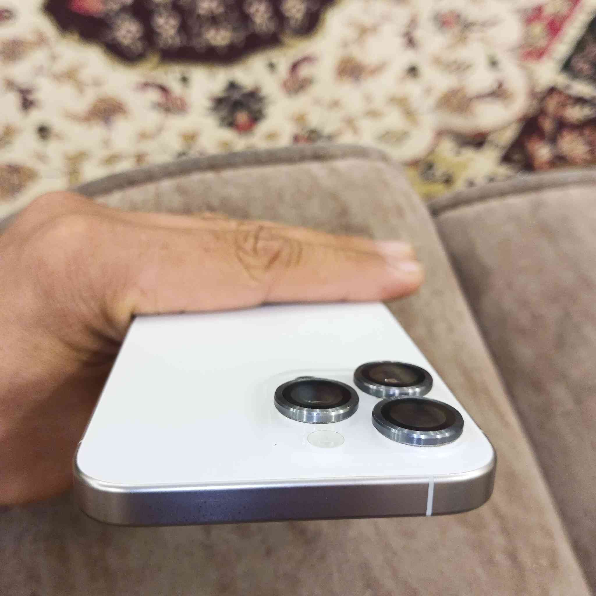 15 برو ماكس ذاكرة 512 بطارية 100 جهاز جديد استخدام قليل شخط مابي السعر 1250 او مراوس بأيفون 17 برو ماكس برتقالي والفرق نقد مكان بغداد البلديات 
***********
