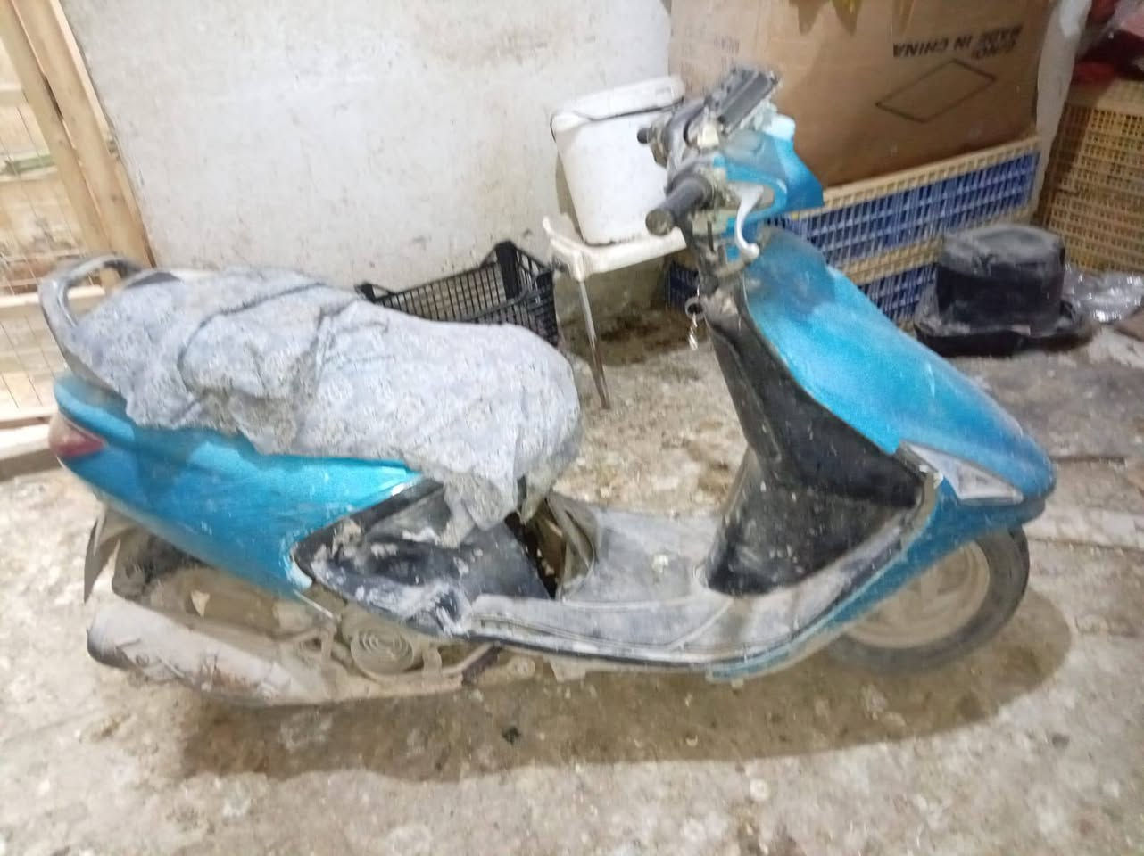 السلام عليكم للبيع كوم حديد ب 150 و بيها مجال مكان نجف الرقم *********** مكلف ب نشر
