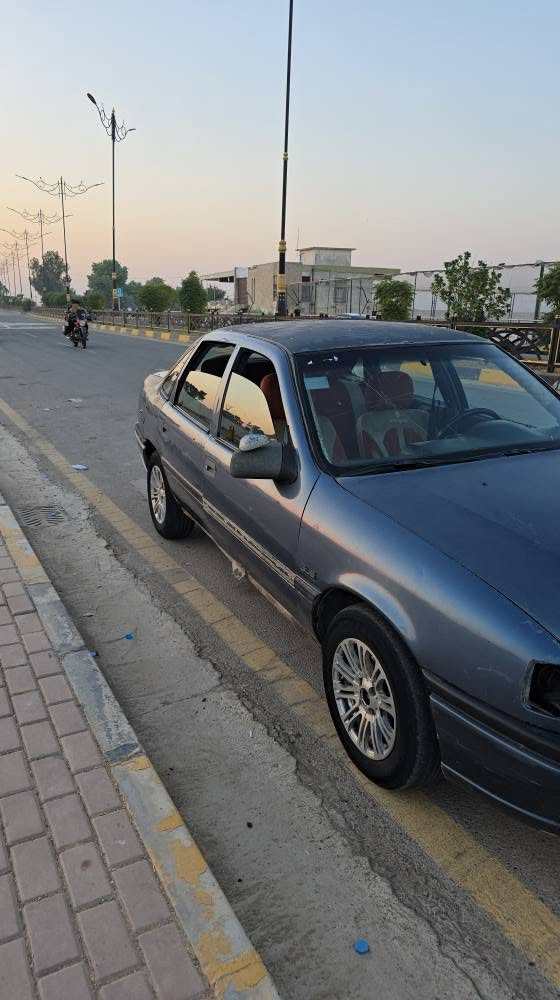 للبيع  السعر ٢٥ 
سقف محروق مبدل بيه بدنه امامي سنويه خضره منتهيه ٢٠١٤ 
راعيه بل موصل  شرط التحويل سياره مشدود عليه سستم كامل بواب صندوك بوند جملقات كلو جديد بدون صبغ فقط سقف مصبوغ و جملقات خلفيات مصبوغ 
اتصل وتدلل مكان السياره جنوب الموصل قرية العين و صفية 
هذا الرقم ***********
***********
#نينوى #العراق #بغداد #الموصل #اليابان #اللهيبي #نينوى #الفلوجه موصل, نينوى
