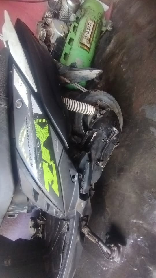السلام عليكم دراجه صيني او هندي دراجه حلوة ماناقصه اي شي بس تايرات تعبانة السعر ٢٧٥ وبيها مجال ***********
