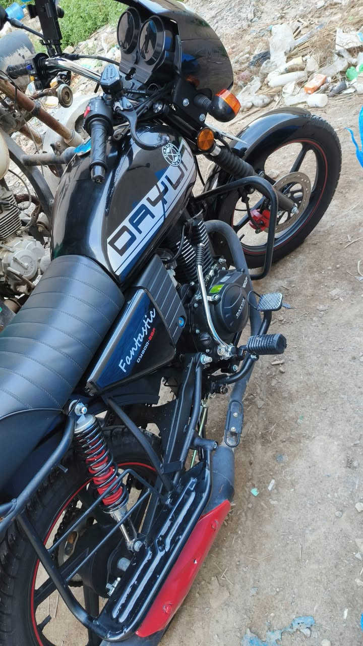 إسلام عليكم
دراجه دايون للبيع موديل 25 أوراق كامله مرقمة رقم سليمانيه الدراجه خير من الله  نضافه مثل ما موضح بصوره صينية الزنجيل موجوده السعر المطلوب  2.400 وبيهه مجال الاستفسار أكثر ***********
