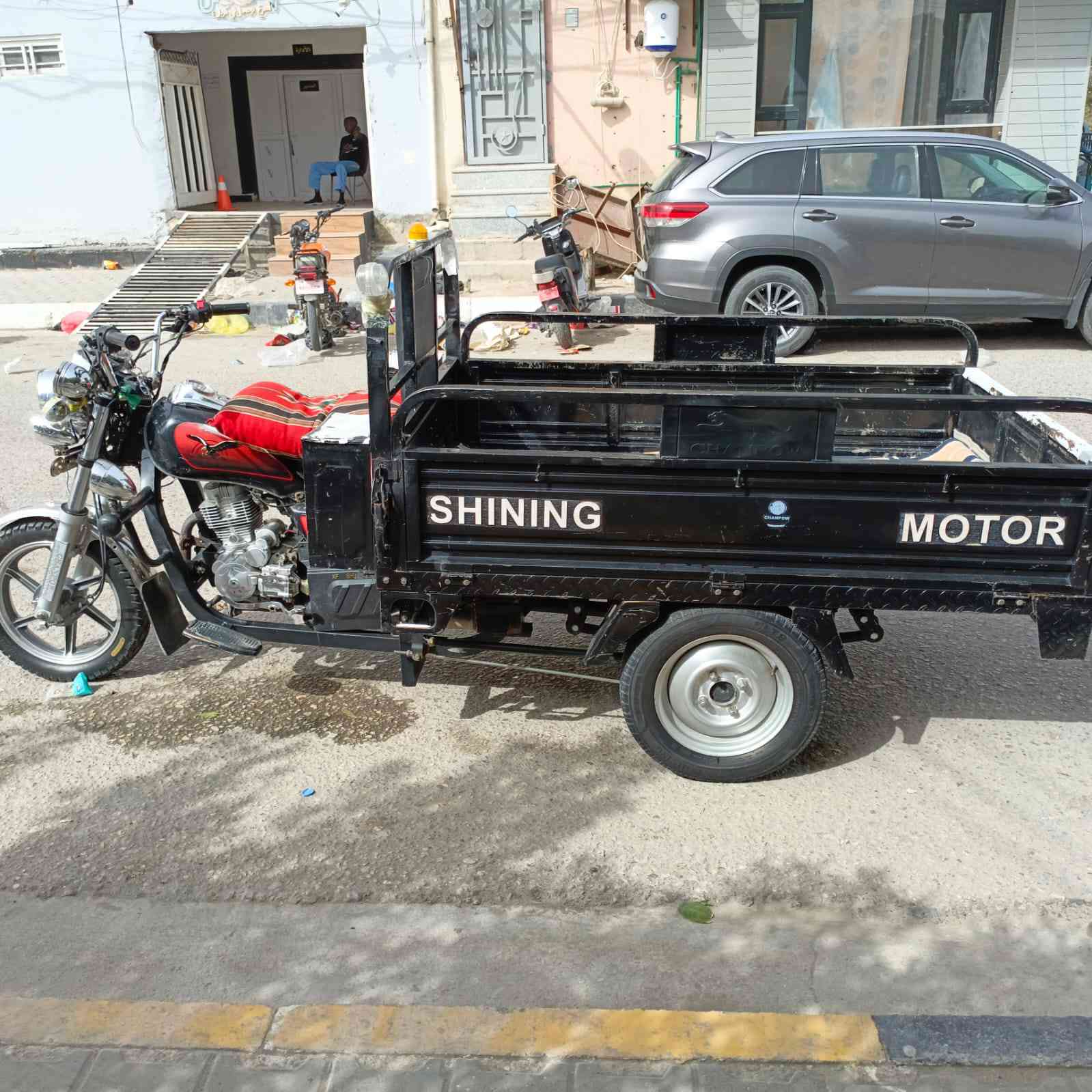 السلام عليكم ستوته للبيع سنويه مقفوله كفاله عامه مكان كربلاء حي الموظفين 2022 السعر 2200 وبيها مجال***********
