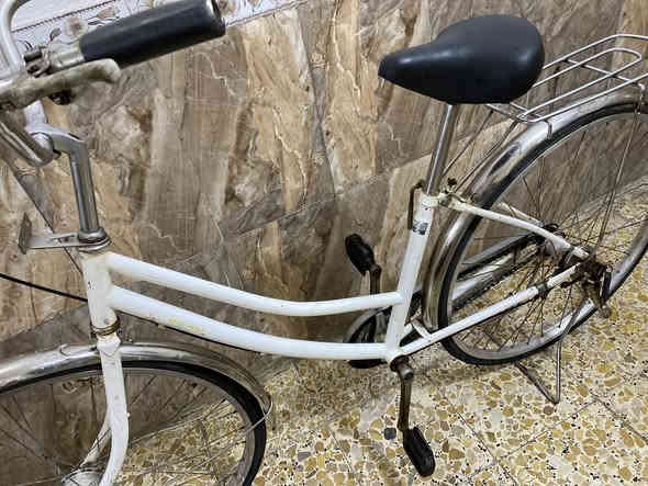 بيسكل بناتي حجم ٢٦ ياباني جاهز وكله شغال 85 بي مجال للشراي مكاني قطاع ٢٨ شراي اتصل ***********
